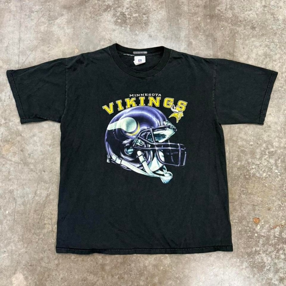 Vintage NFL‎ Minnesota Vikings 3D Helmet graphic tee Size L